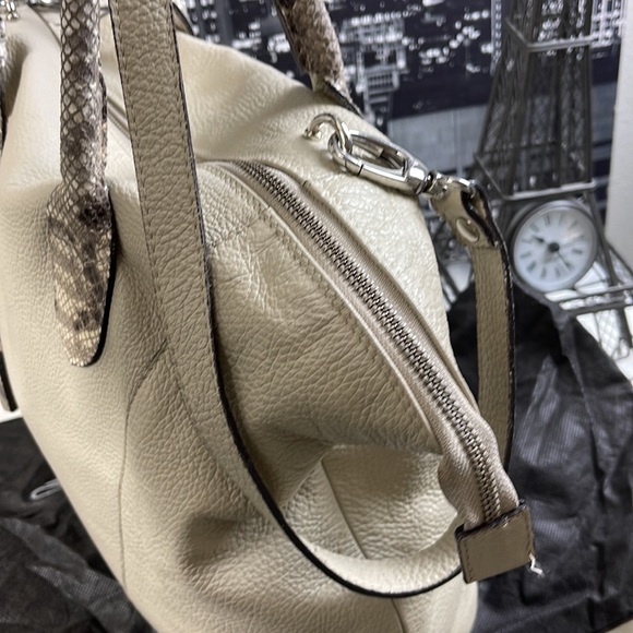 Alberta Di Canio Italian Made beige or stone color Leather crossbody or shoulder - Picture 6 of 15